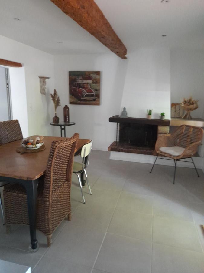 La Ferme Des Oliviers Villa ซอลลิเอส-ปองต์ ภายนอก รูปภาพ
