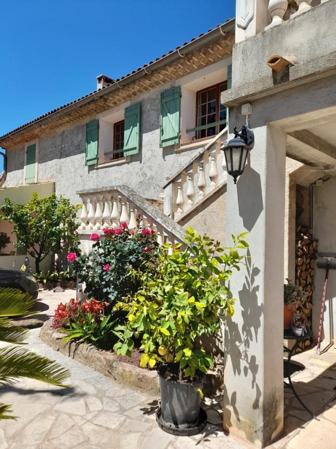 La Ferme Des Oliviers Villa ซอลลิเอส-ปองต์ ภายนอก รูปภาพ